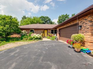 246 N Greenleaf St, Gurnee, IL 60031