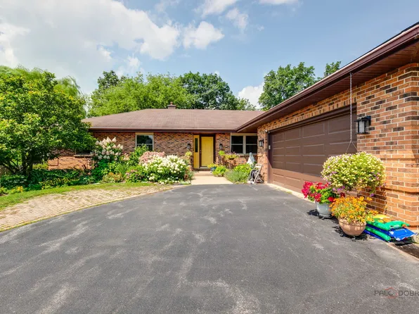 246 N Greenleaf St, Gurnee, IL 60031