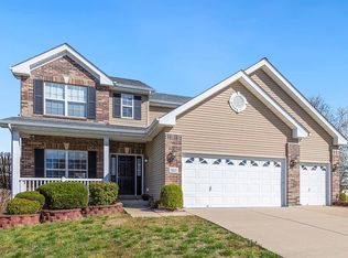 901 Harvestwynd Ct, Lake Saint Louis, MO 63367