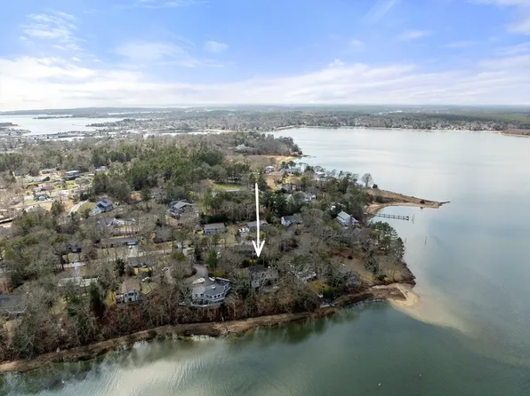 14 Quamhasset Rd, Buzzards Bay, MA 02532
