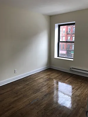 Rented by Salon Realty Corp | media 13