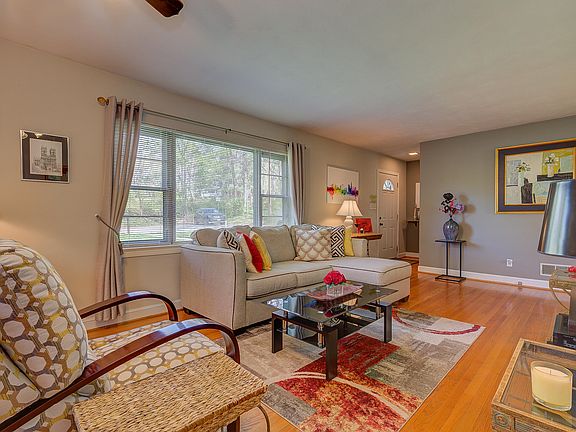 2nd image of 3364 Richards Blvd