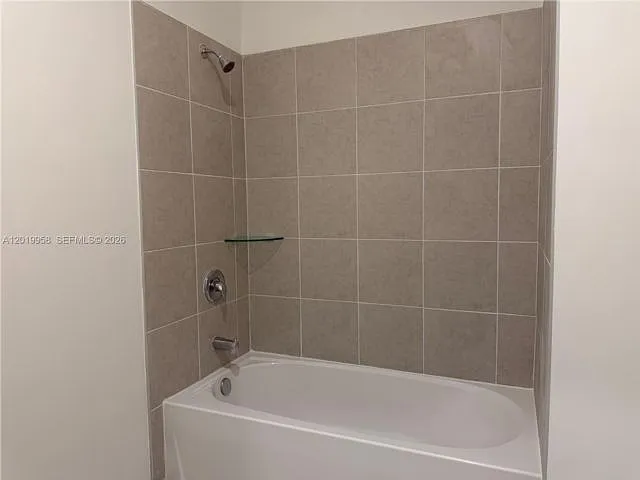 2384 SE 29th Dr — Photo 5