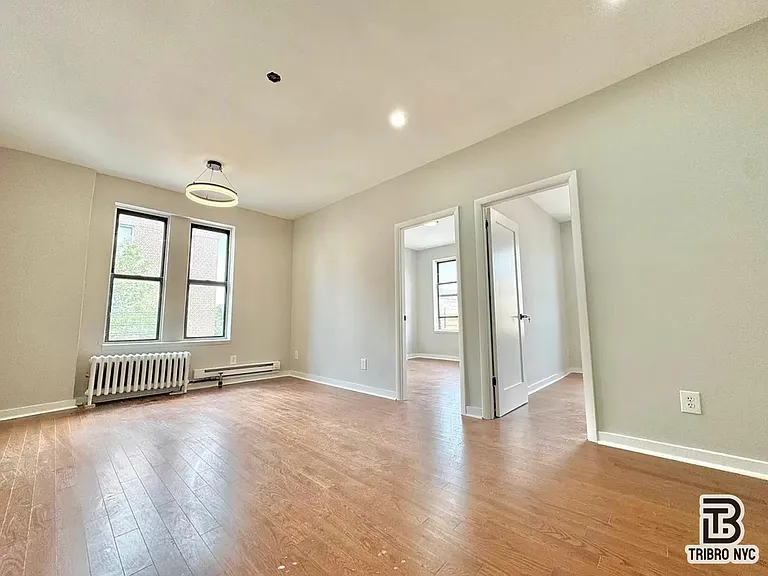 1056 Rogers Ave #3R — Photo 3