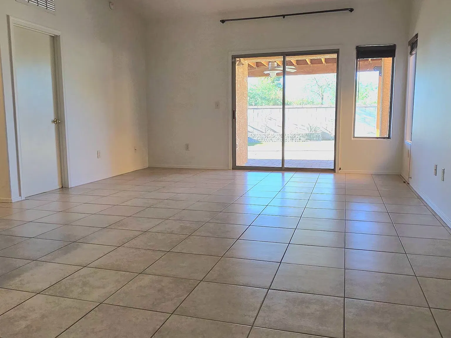 2 bed, 969 sqft, $1,500 — Photo 2