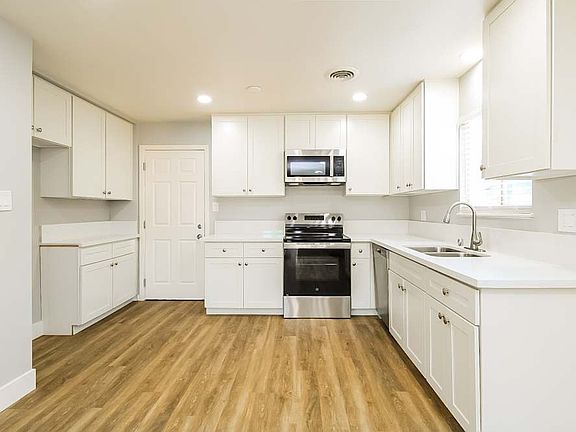 5th image of 2336 Zinfandel Dr #200