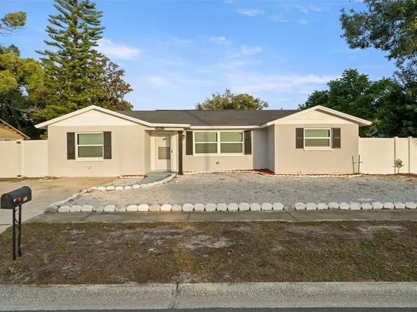 1863 12th St SW, Seminole, FL 33778