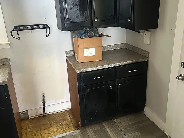 310 Albert St — Photo 26