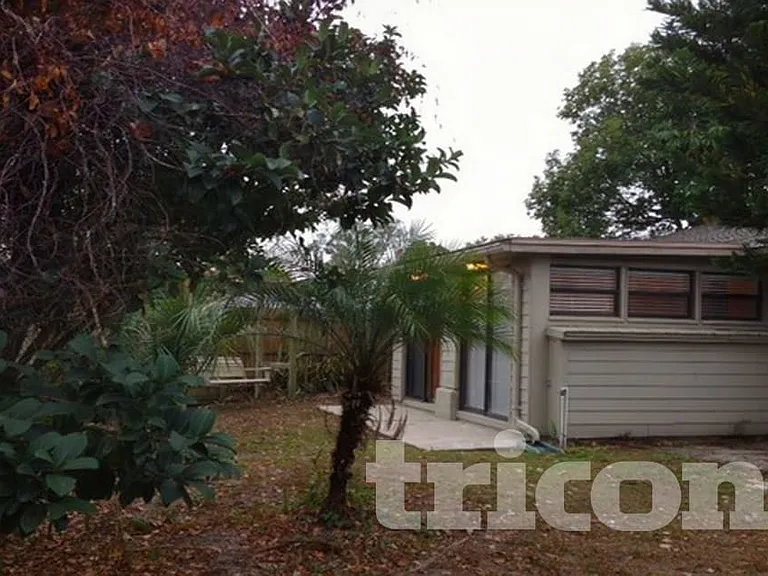 11415 Cardiff Dr — Photo 2
