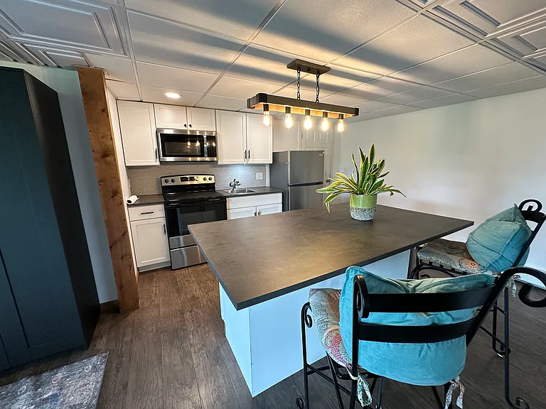 4 Van Ave #B — Photo 10
