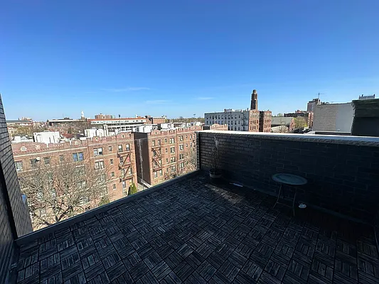 Rented by Marquis Real Estate Services | media 21