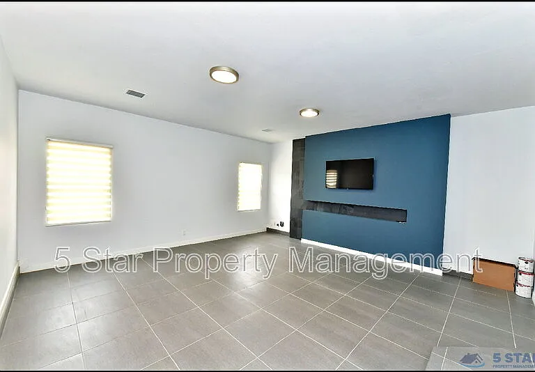 5973 Cartagena Cir — Photo 20
