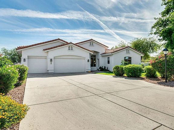 5th image of 6207 E Wilshire Dr