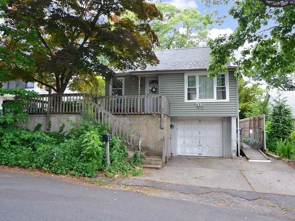 29 Whitestone Road, Sound Beach, NY 11789
