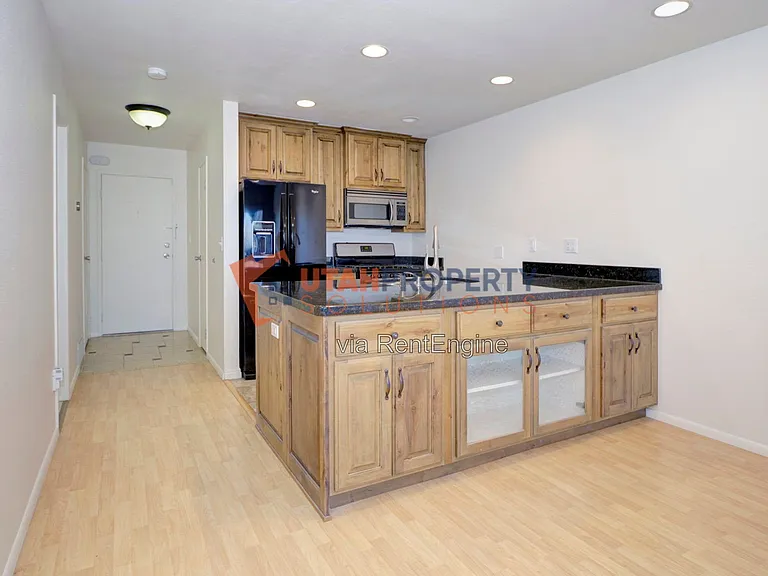 1180 S Foothill Dr #733 — Photo 6