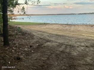 518 N Horsepen Rd, Harrells, NC 28444