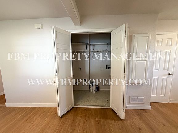 4th image of 111 Sunset Cir