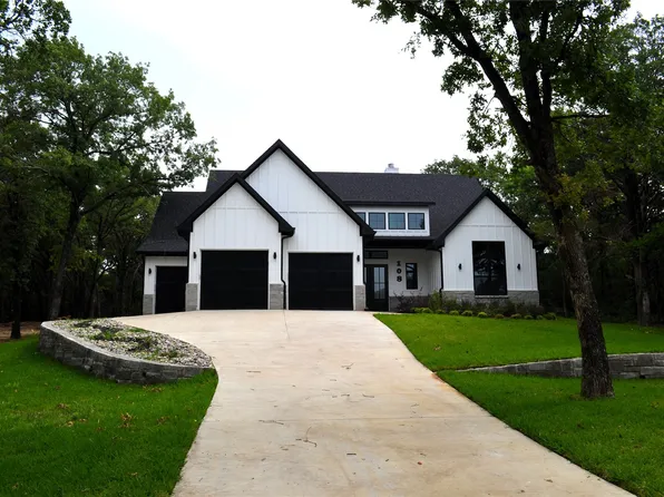 108 Oakridge Ct, Mabank, TX 75147