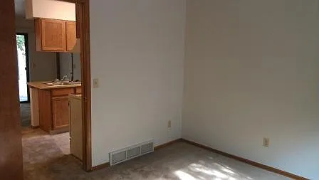 2135 Goss Cir W #3 — Photo 4