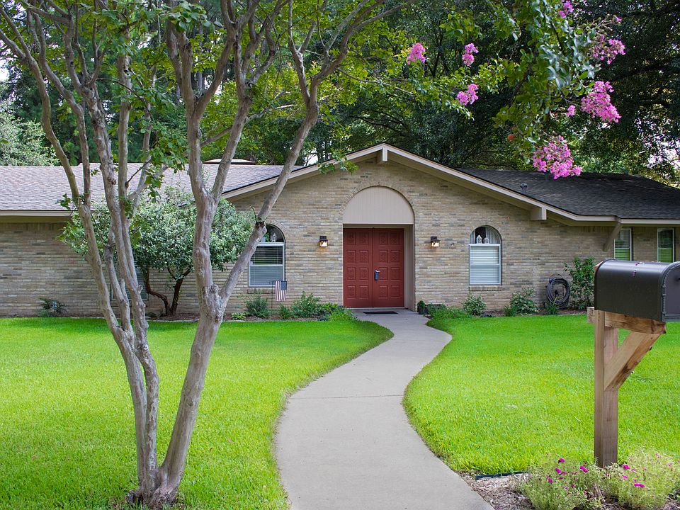 1st image of 802 Loraine Ct