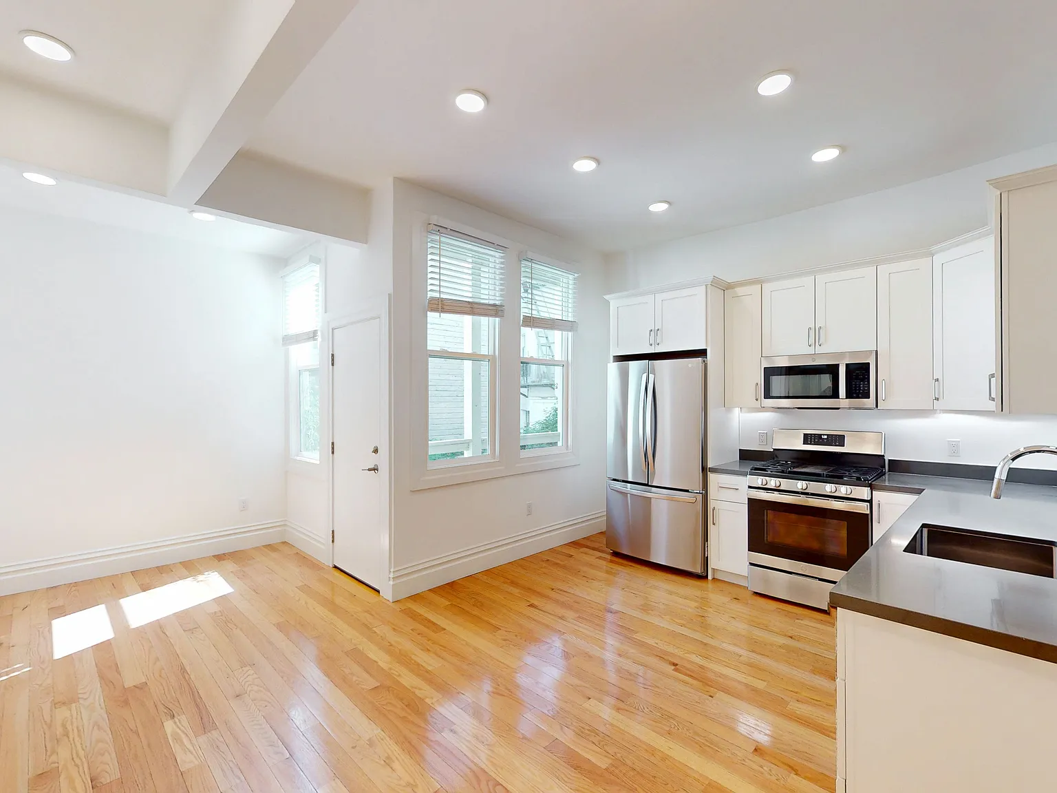 Spacious 2BR | Hardwood Floors | Pet Friendly | Water & Trash Included — Photo 3