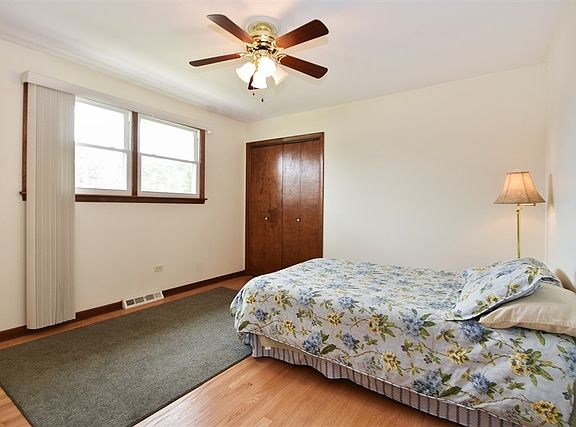 4th image of 6606 W 92nd St