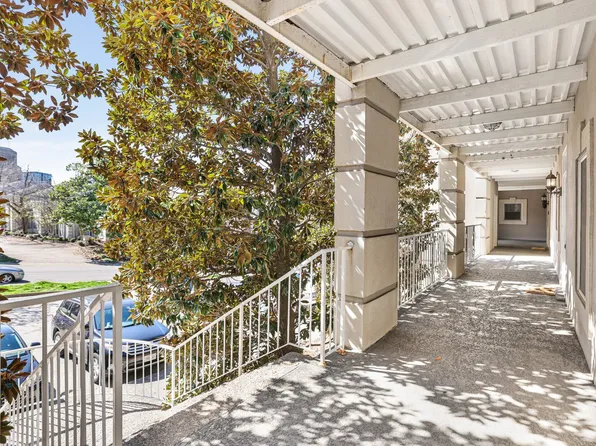 305 Rose Hall, Nashville, TN 37212
