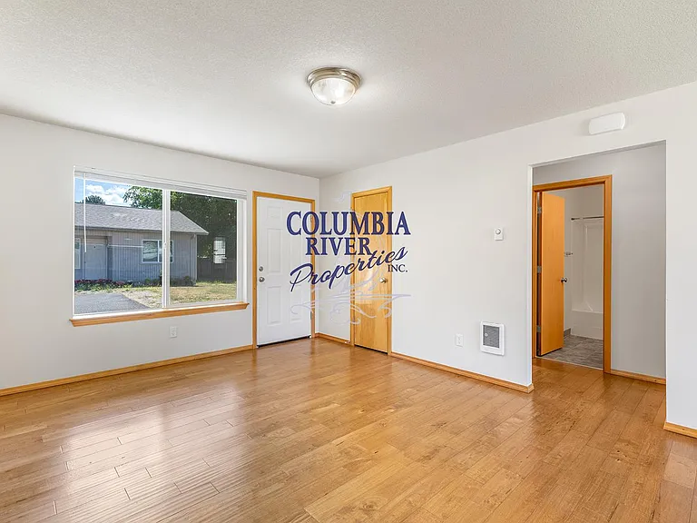 1495 N Goerig St #B — Photo 12