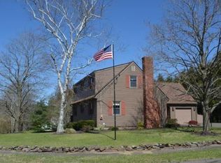 5 Squire Ln, Feeding Hills, MA 01030