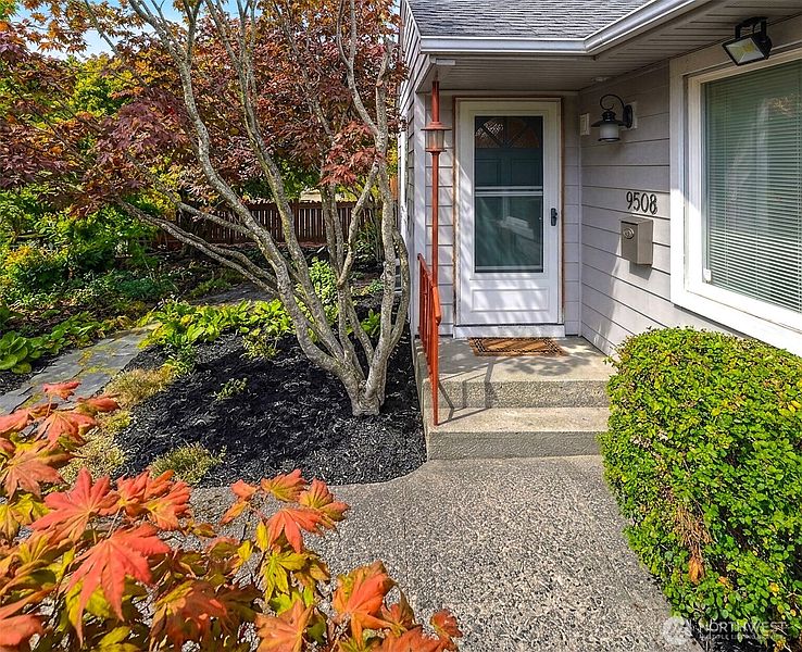 5th image of 9508 Mary Avenue NW