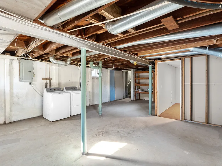 617 W 88th Ter — Photo 17