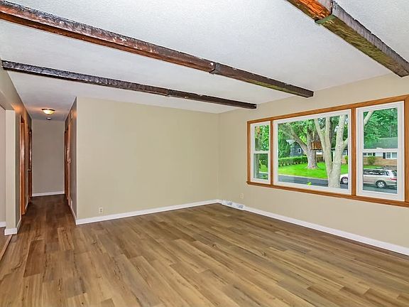 4th image of 5828 Aquila Ave N