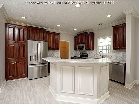 5th image of 328 Joshua Way