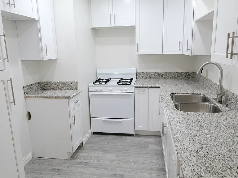 4902 Kester Ave #2 — Photo 7