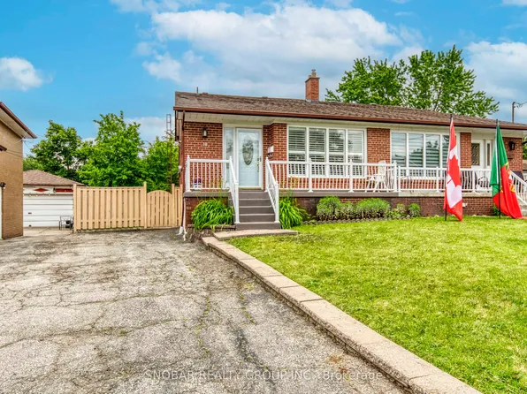 10 Bemberg Ct, Toronto, ON M9W 3V5