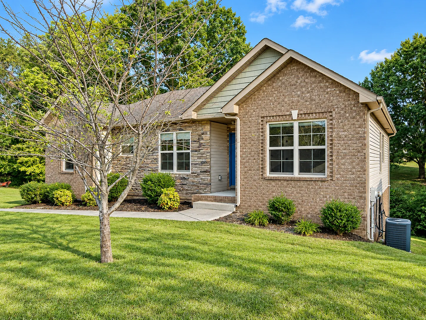 4 bed, 2580 sqft, $2,625 — Photo 4