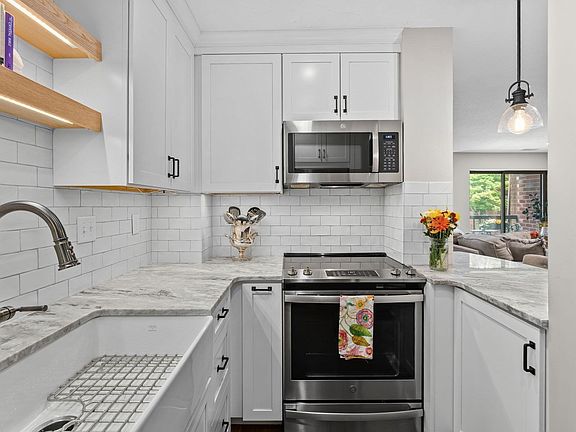 5th image of 666 Main St APT 310
