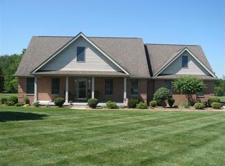 602 W Old Faithful Dr, Hebron, IN 46341