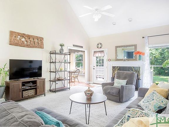 4th image of 6 Oak Park Pl