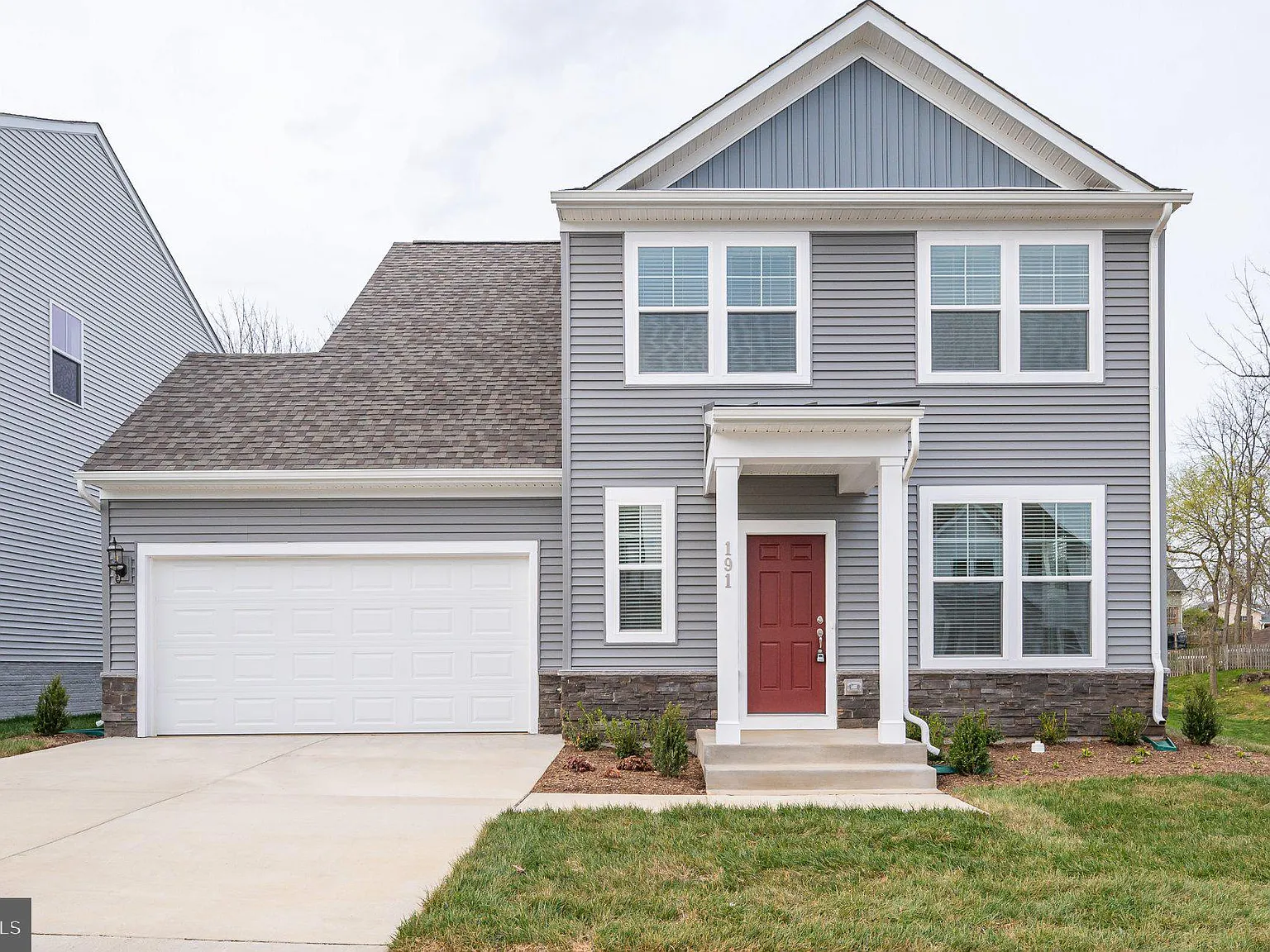 4 bed, 2.5 bath, 2152 sqft, $2,450 — Photo 3