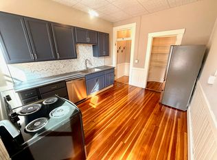 69 S Pleasant St #6, Amherst, MA 01002