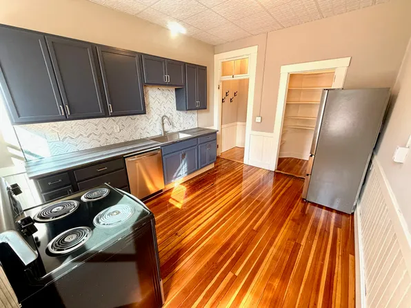 69 S Pleasant St, Amherst, MA