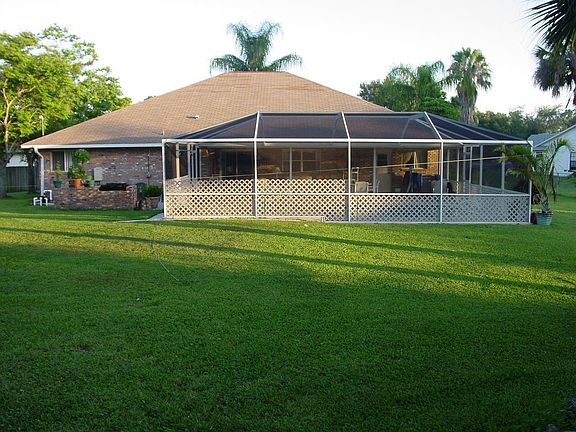 Large private back yard