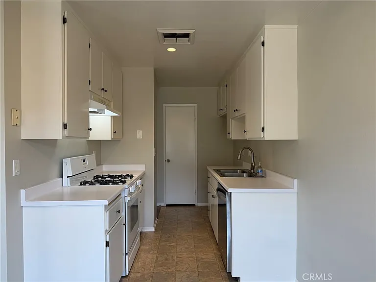 1145 N Barston Ave — Photo 11