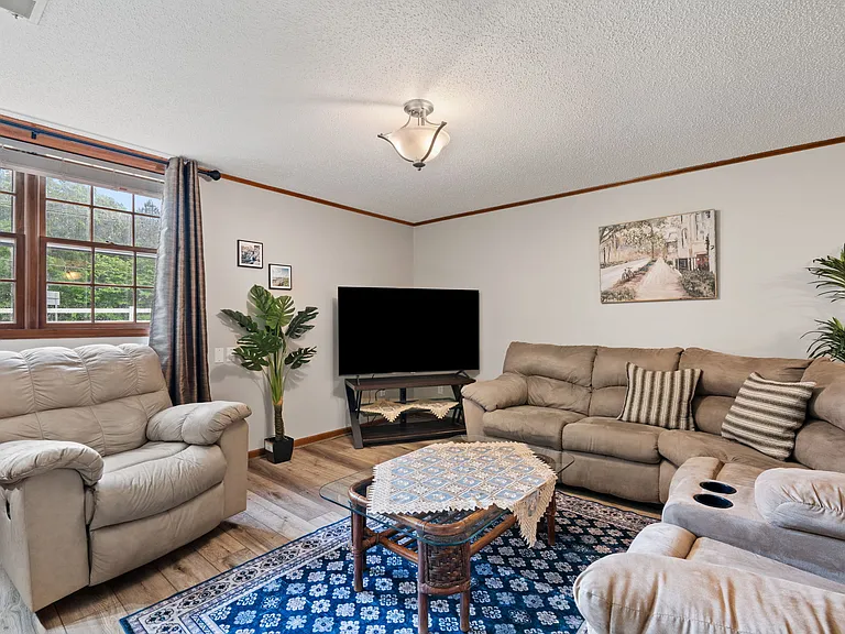 Huntington Woods Dr — Photo 26