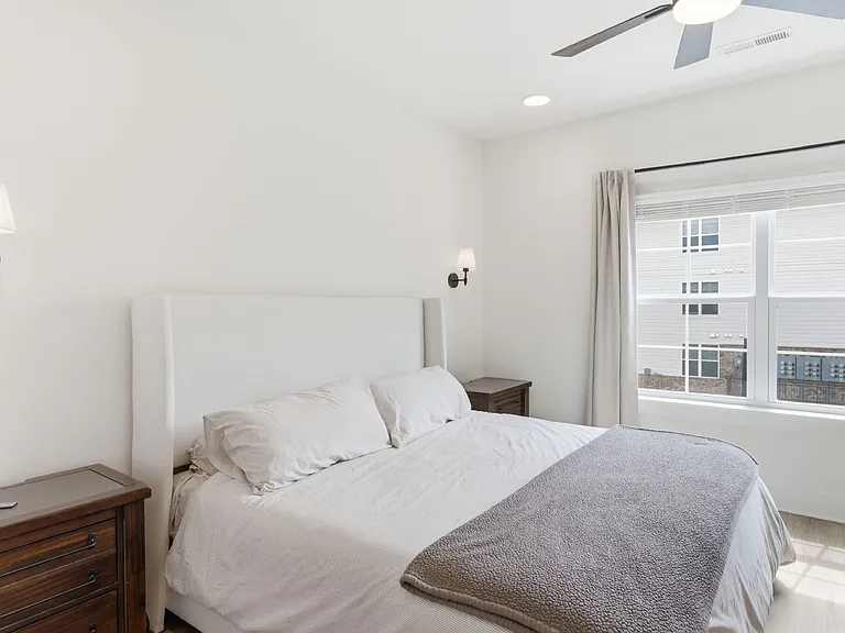 700 N Dupont Ave #311 — Photo 23