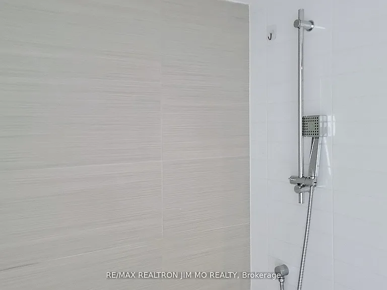 386 Yonge St #2508 — Photo 21