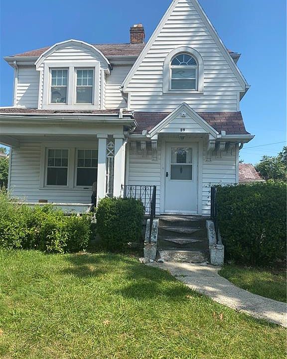 1st image of 39 W Hillcrest Ave