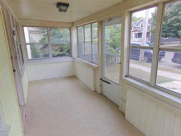 4th image of 656 Garfield Ave NW