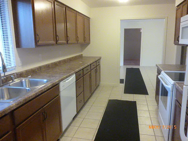 202 W Crittenden St photo 1